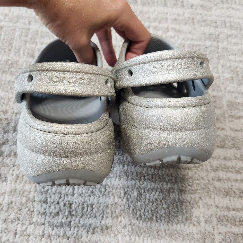 Crocs women's Classic Glitter Platform Clogs silver size 7 - Picture 7 of 9